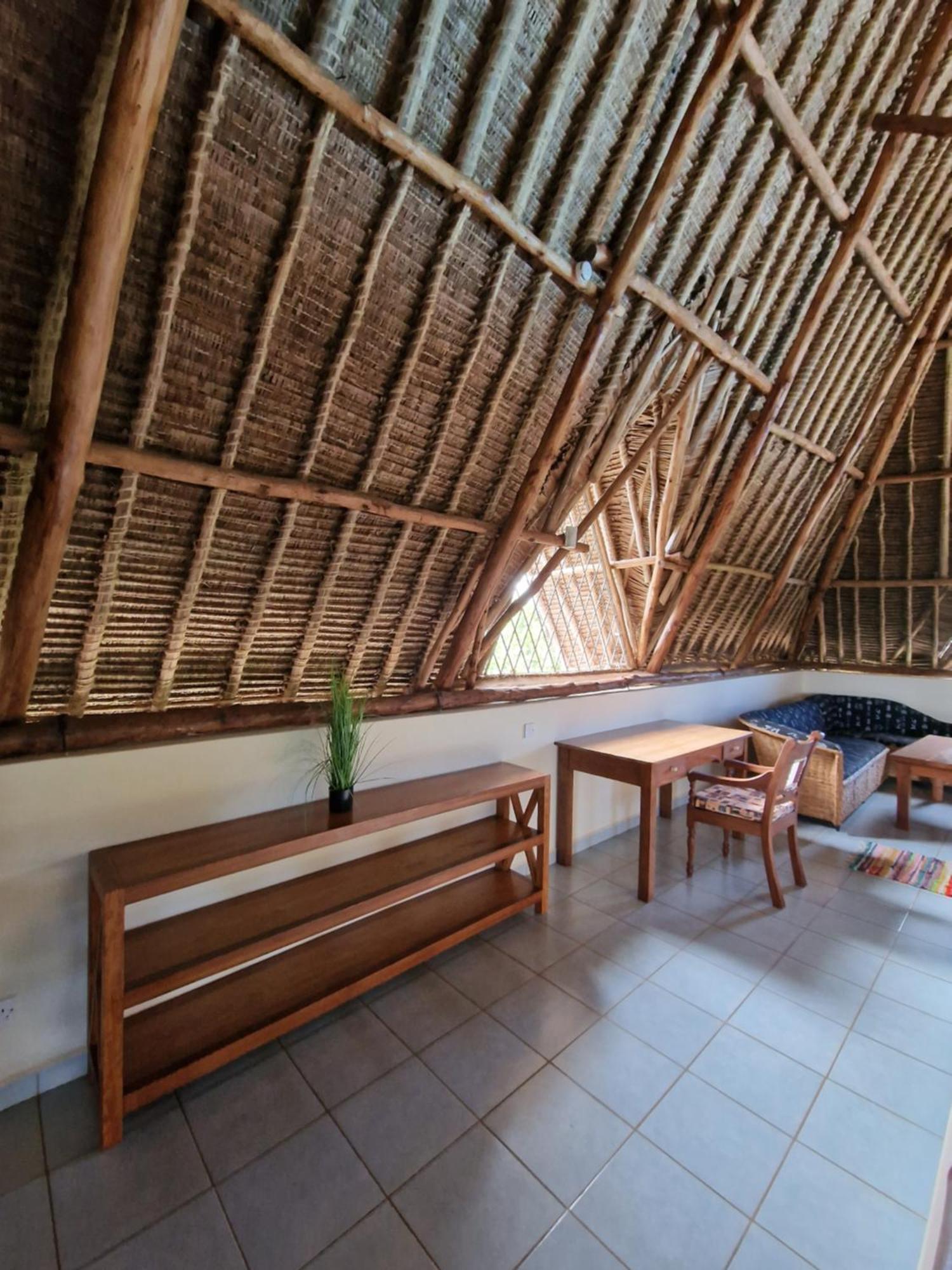 Paradiesische Villa Maisha Mazuri Mit Pool. Terrasse Und Personal Diani Beach Kültér fotó