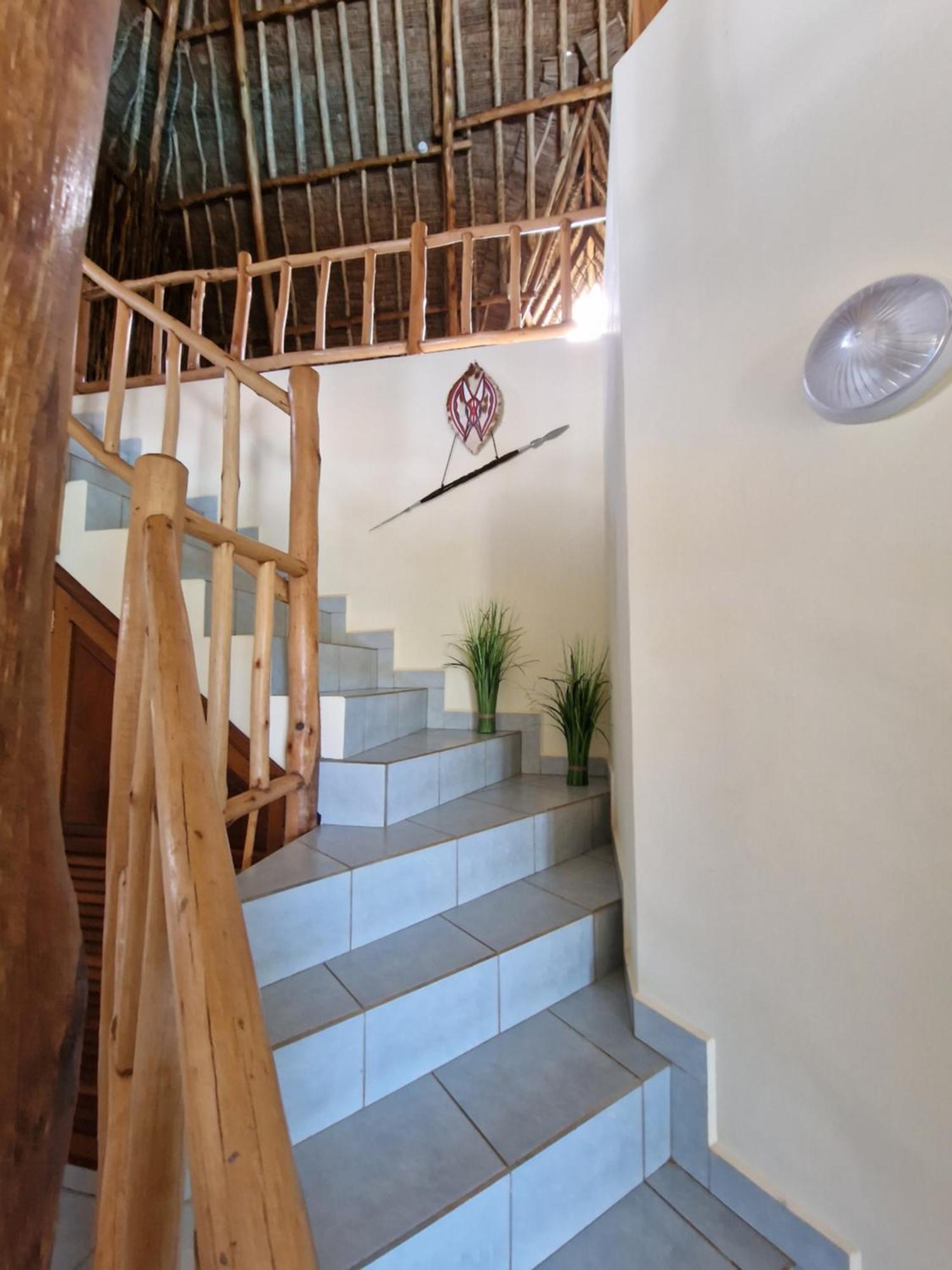 Paradiesische Villa Maisha Mazuri Mit Pool. Terrasse Und Personal Diani Beach Kültér fotó