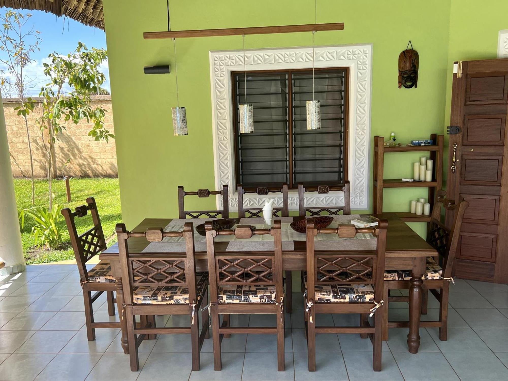 Paradiesische Villa Maisha Mazuri Mit Pool. Terrasse Und Personal Diani Beach Kültér fotó
