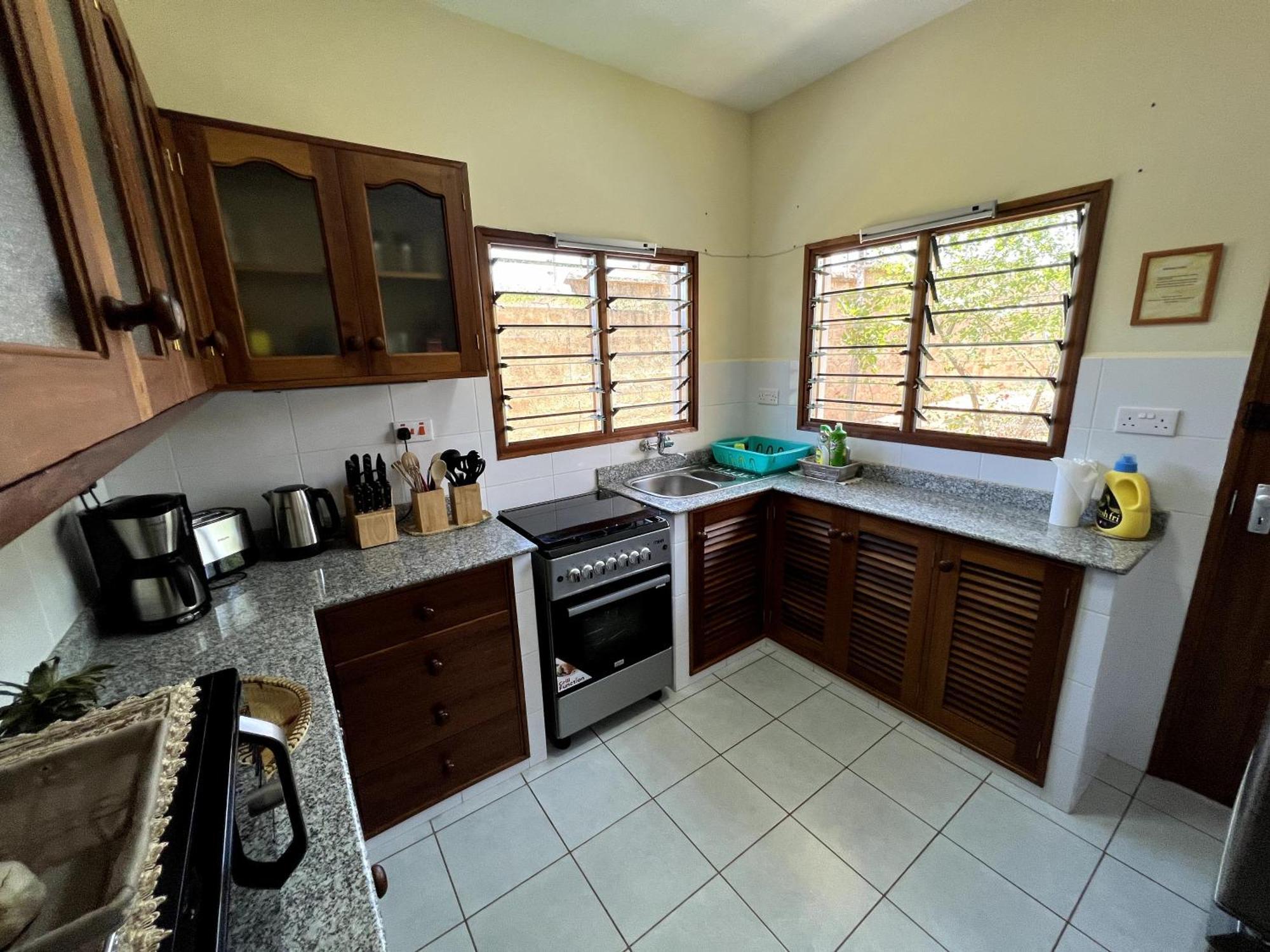 Paradiesische Villa Maisha Mazuri Mit Pool. Terrasse Und Personal Diani Beach Kültér fotó
