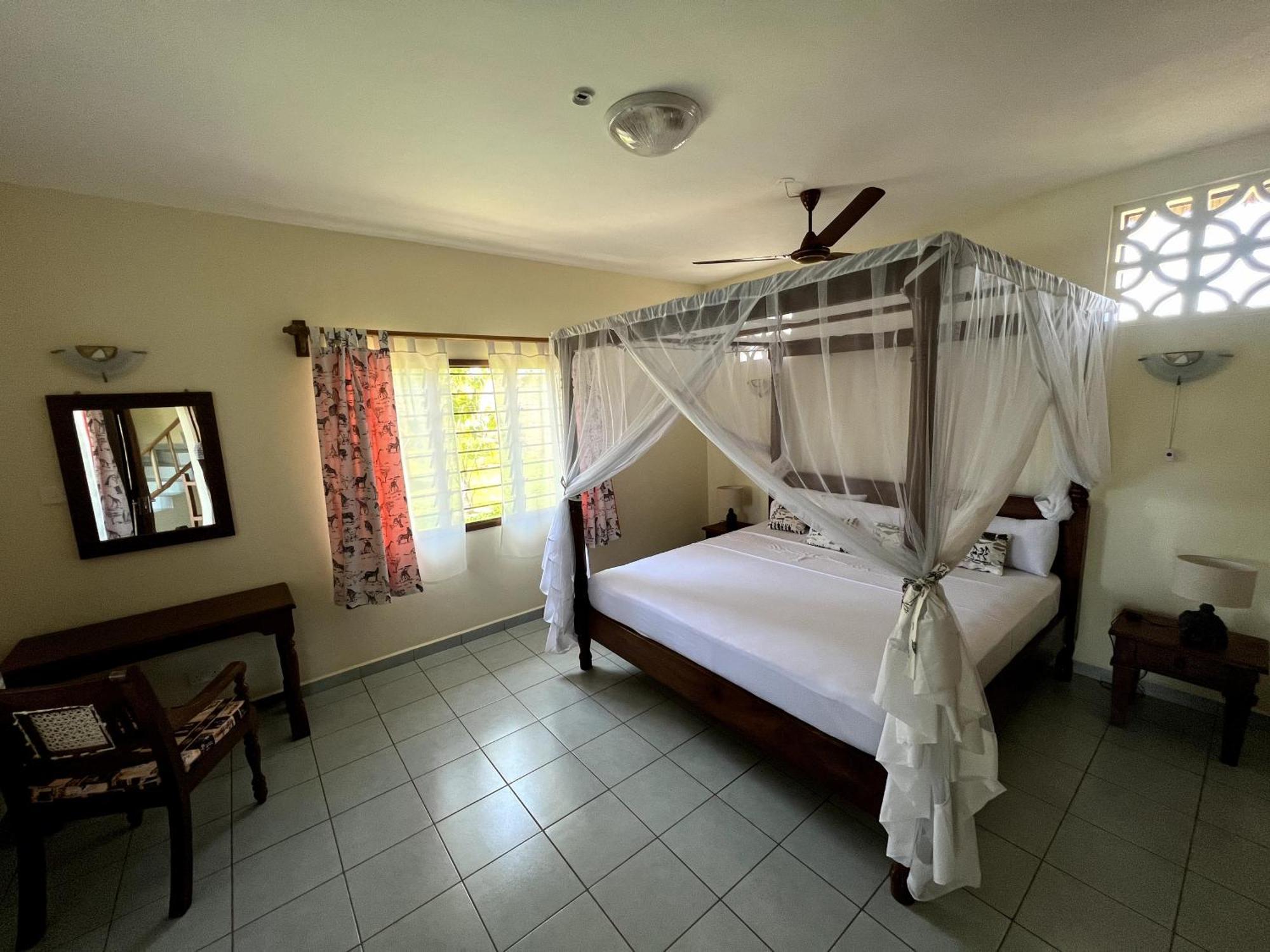 Paradiesische Villa Maisha Mazuri Mit Pool. Terrasse Und Personal Diani Beach Kültér fotó