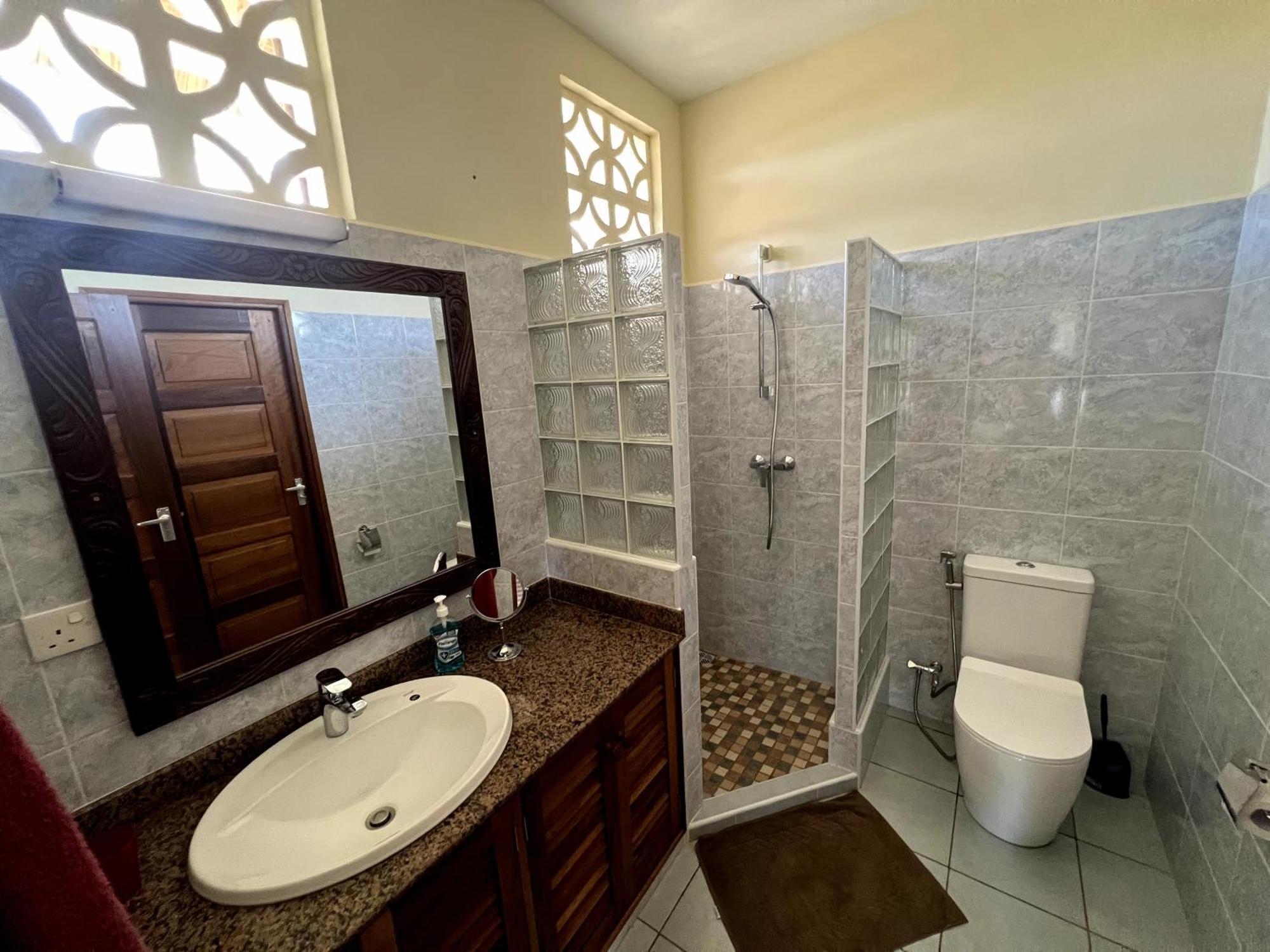 Paradiesische Villa Maisha Mazuri Mit Pool. Terrasse Und Personal Diani Beach Kültér fotó