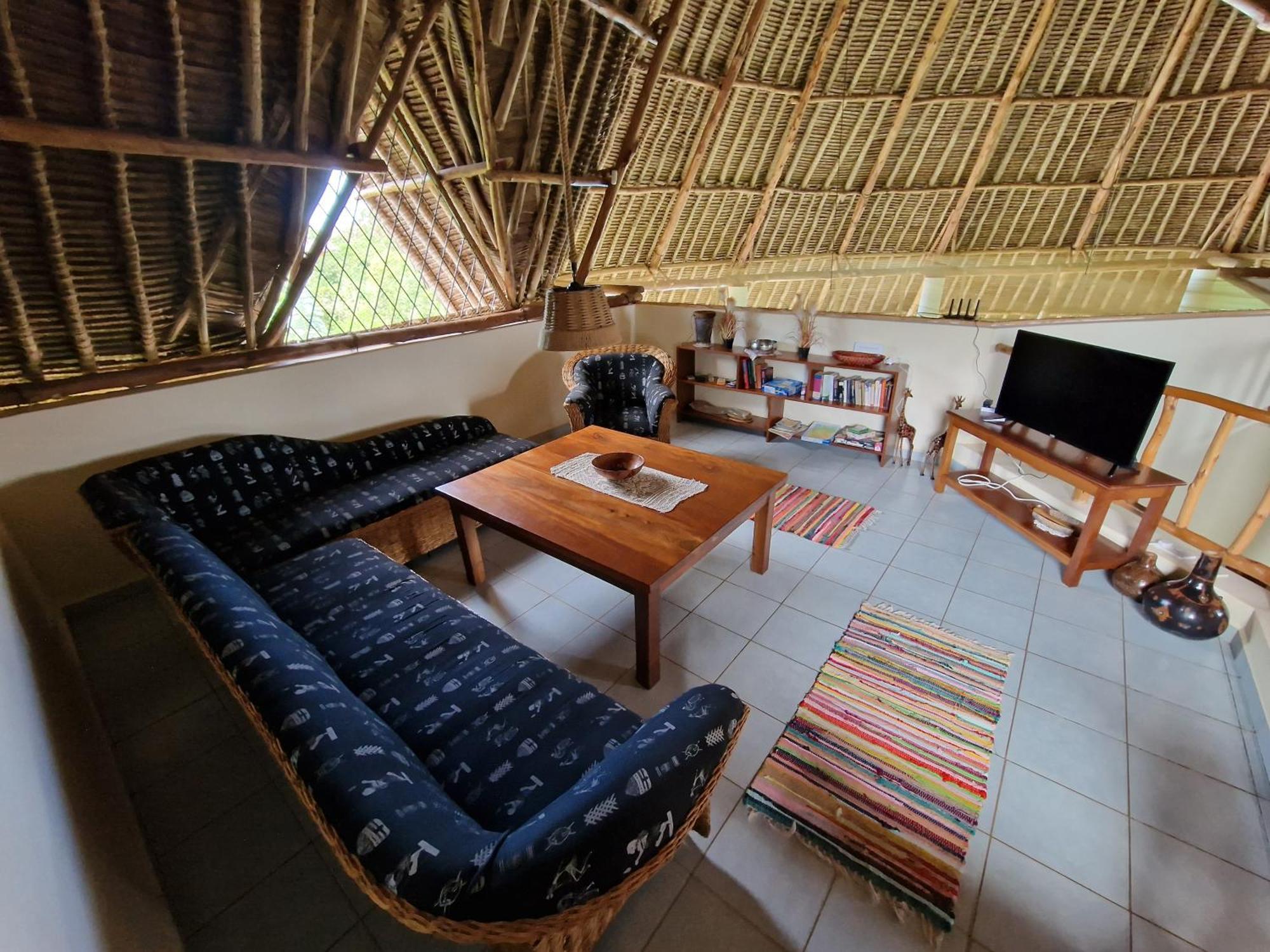 Paradiesische Villa Maisha Mazuri Mit Pool. Terrasse Und Personal Diani Beach Kültér fotó