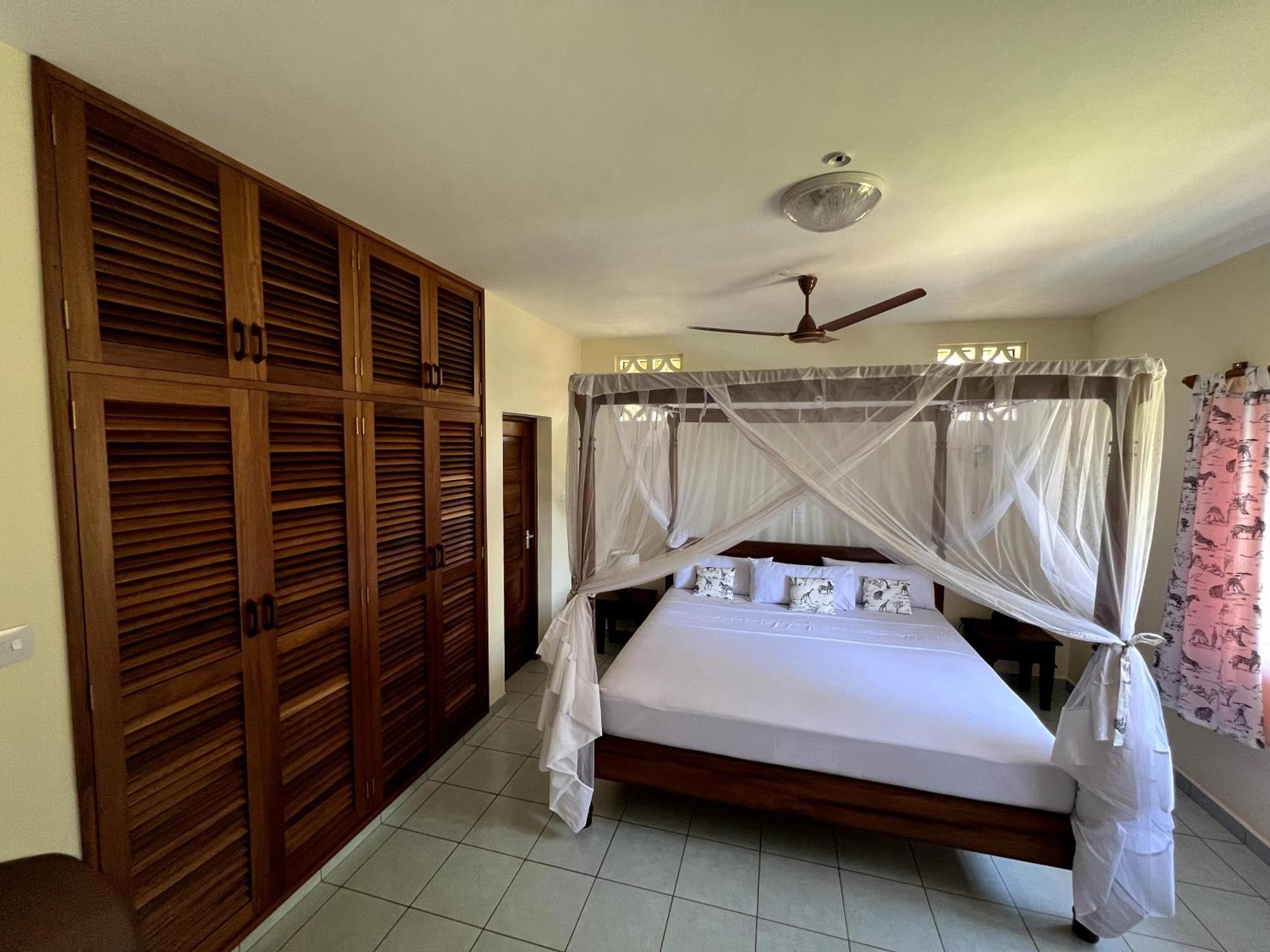 Paradiesische Villa Maisha Mazuri Mit Pool. Terrasse Und Personal Diani Beach Kültér fotó