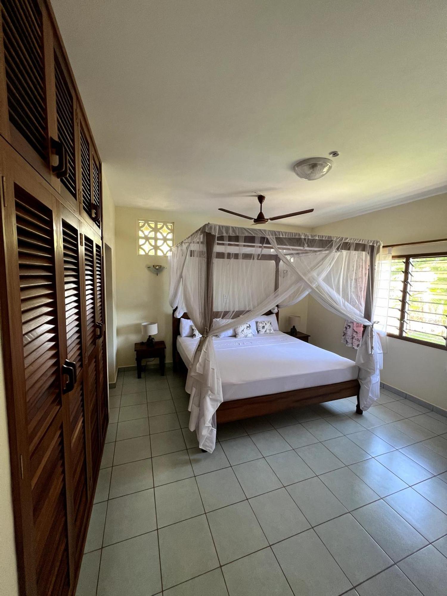 Paradiesische Villa Maisha Mazuri Mit Pool. Terrasse Und Personal Diani Beach Kültér fotó