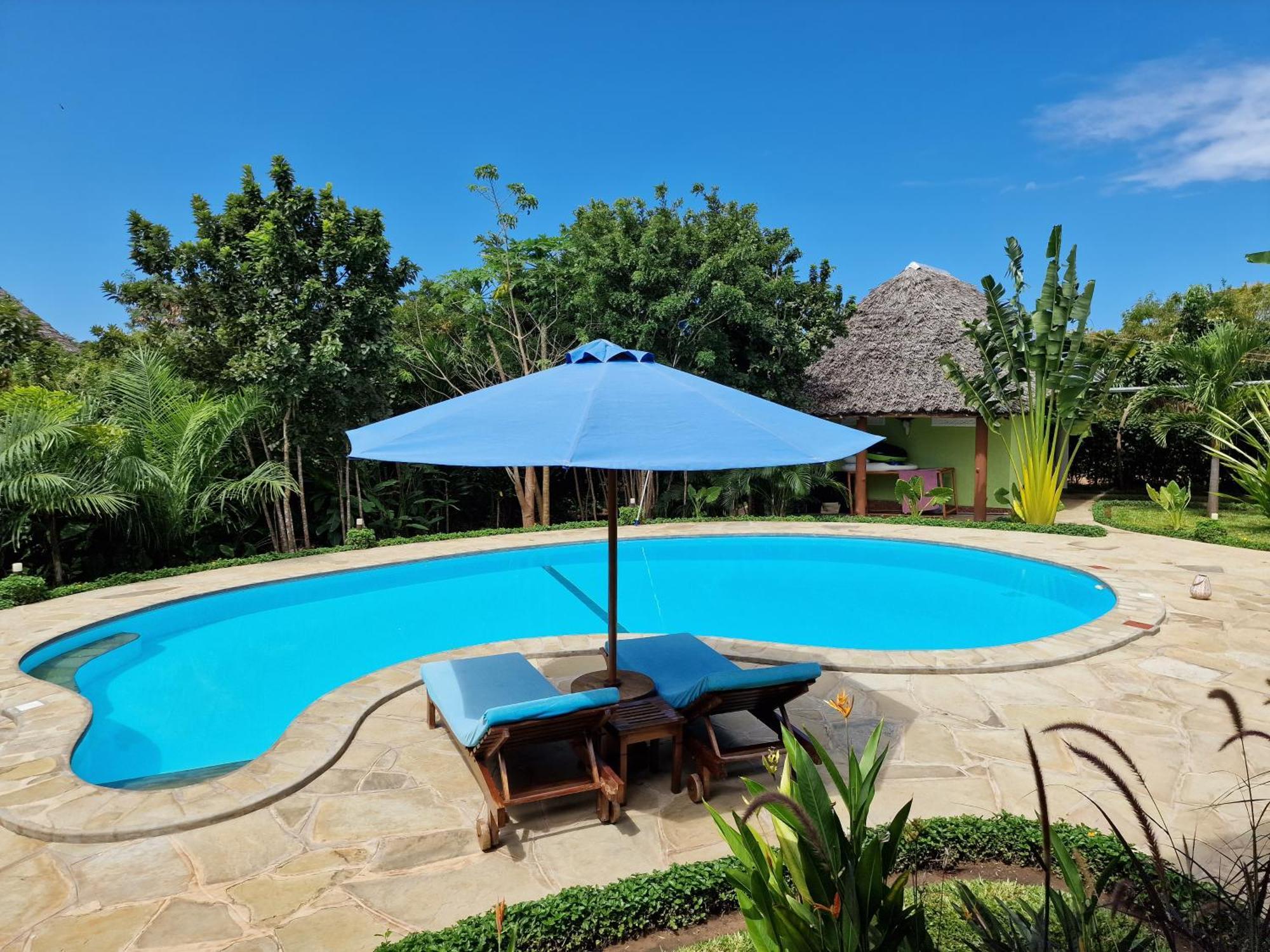 Paradiesische Villa Maisha Mazuri Mit Pool. Terrasse Und Personal Diani Beach Kültér fotó