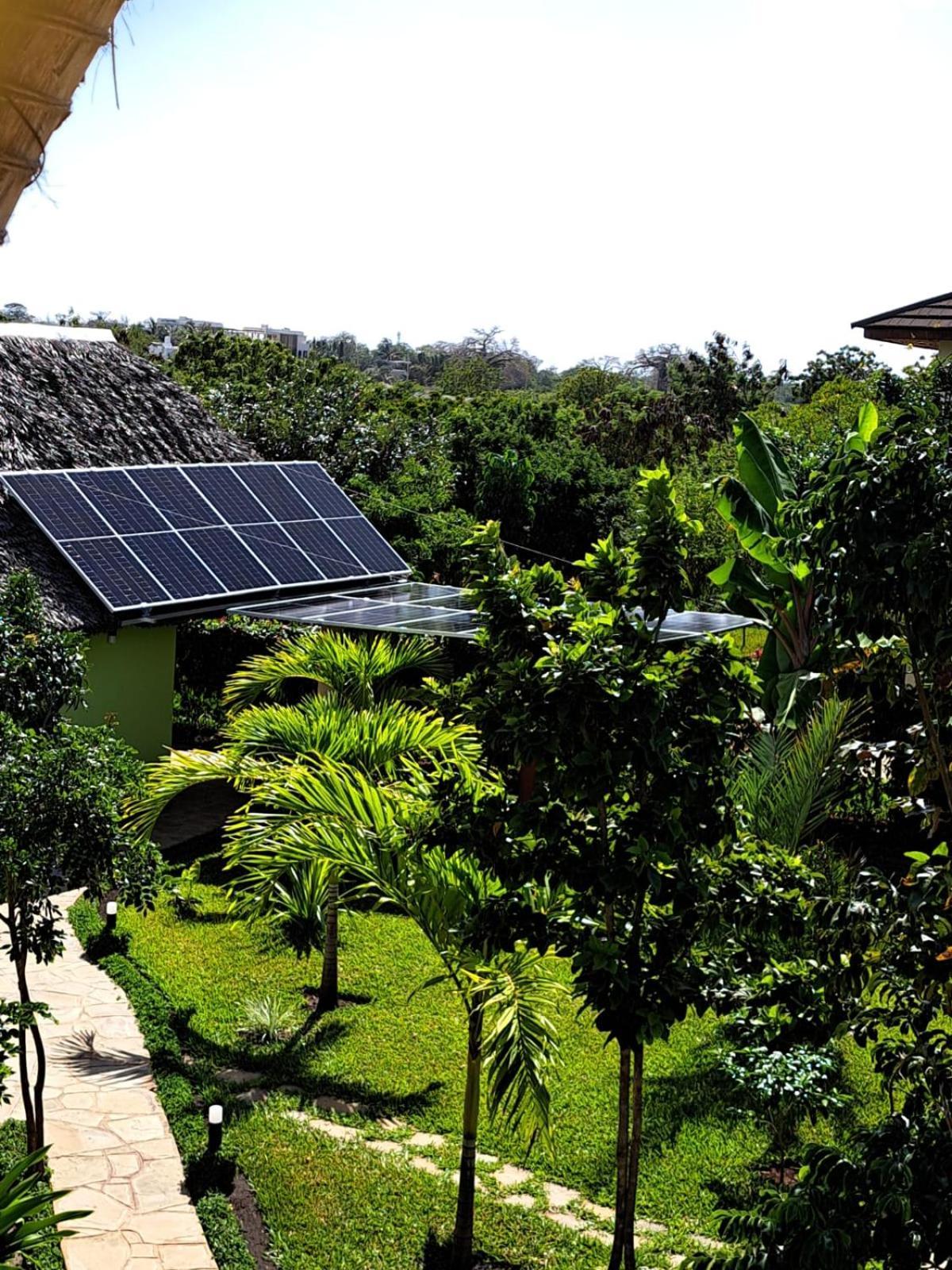 Paradiesische Villa Maisha Mazuri Mit Pool. Terrasse Und Personal Diani Beach Kültér fotó